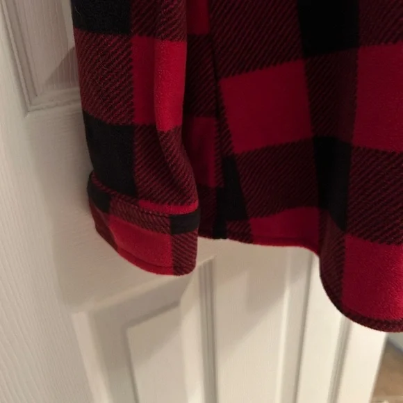 NWT Eddie Bauer Red and Black Plaid Fleece Button-Up Shirt - Picture 3 of 5